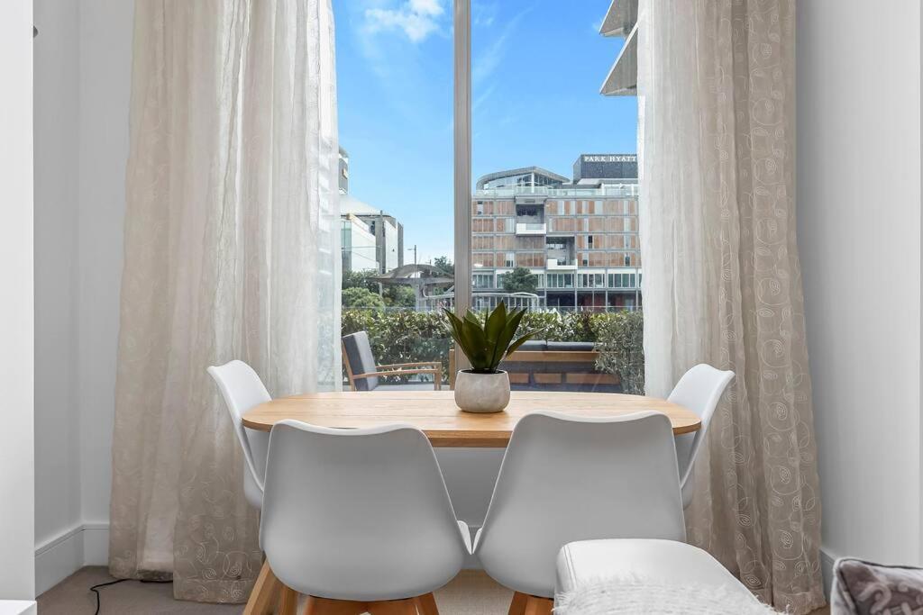 Elegant & Sunny Living With Stunning Marina Views Apartment Auckland Exterior photo