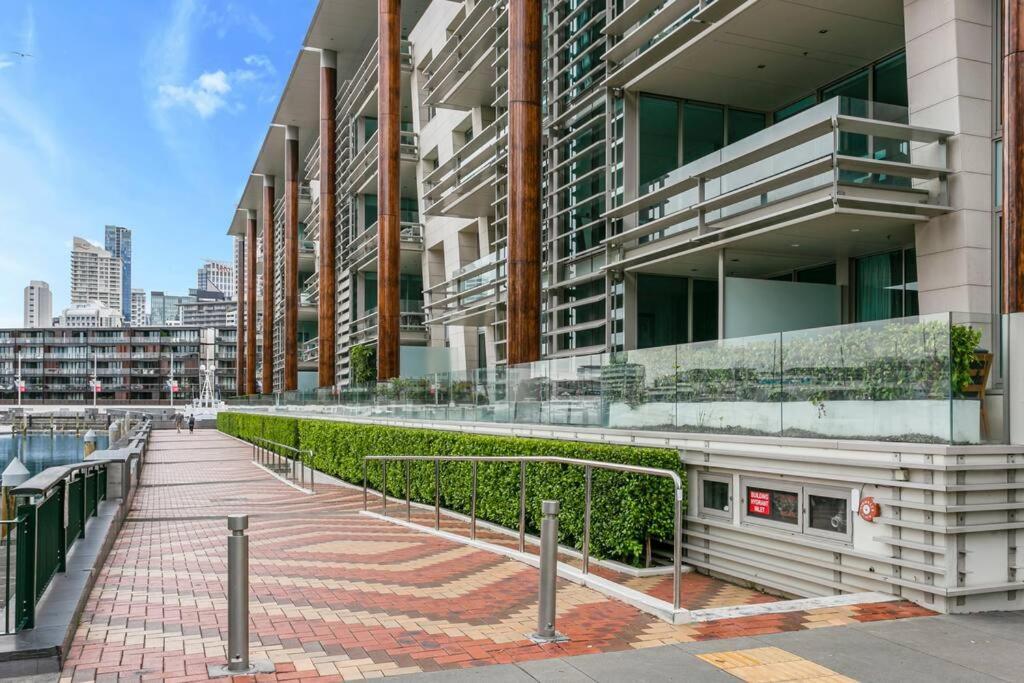 Elegant & Sunny Living With Stunning Marina Views Apartment Auckland Exterior photo